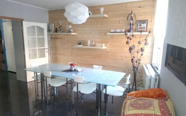 House with 6 Bedrooms in Tongeren, with Enclosed Garden And Wifi - фото 5
