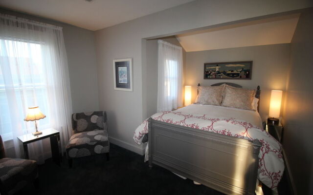 Nantucket Whale Inn