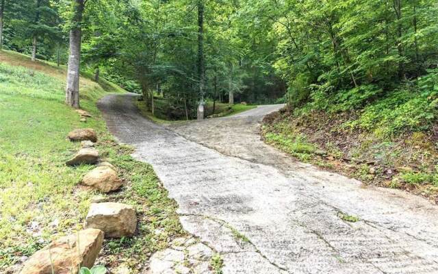 Whispering Secrets - One Bedroom Cabin