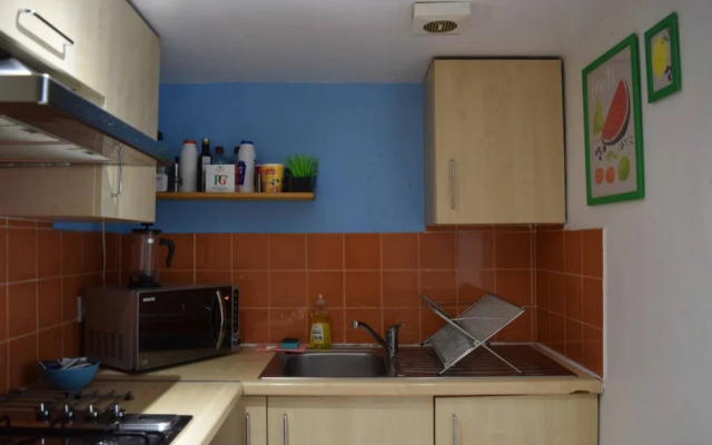 1 Bedroom Camden Apartment With Patio