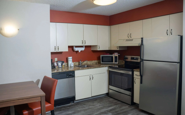 Hawthorn Suites BY Wyndham Erie