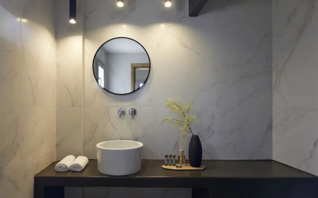 Mayu Suites