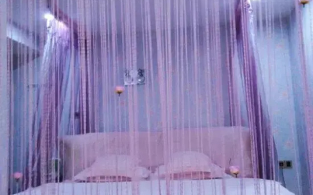 Huangshi Menghao Fashion Hotel