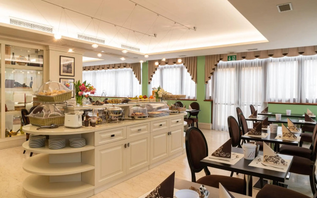Hotel Roxy Plaza