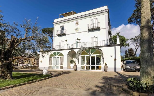 Elegant Sorrento Coast Villa with Pool and Tennis Court