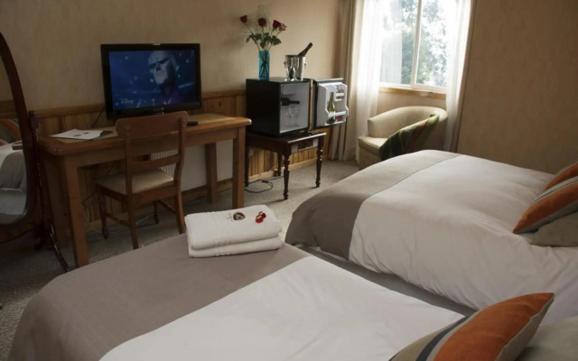 Borde Lago Hotel