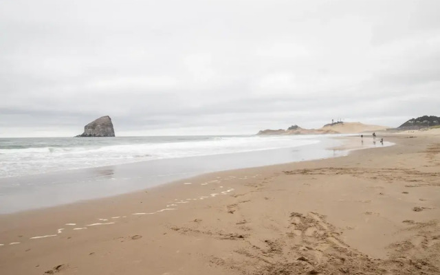 Seas The Day Pacific City