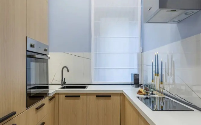 Luxury Piata Romana 2BR Urban Sanctuary by HOLT