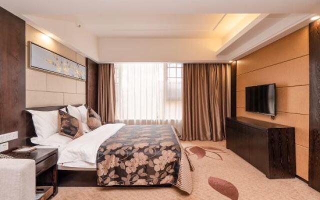 Hometown Lotus Hotel