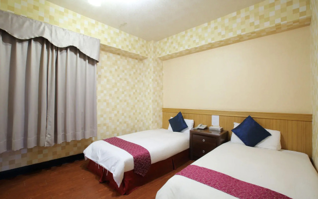 Chiayi Crown Hotel
