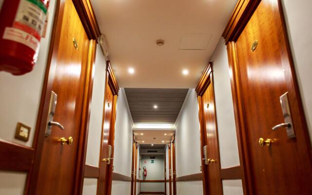 Art Deco Hotel And Suites