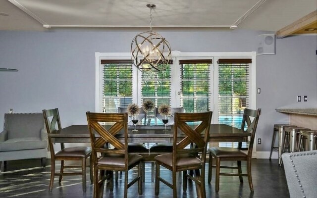 Delcoa Retreat 6br Scottsdale Pool House