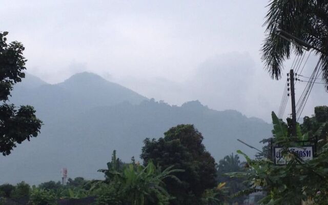 Nam Jhum Resort
