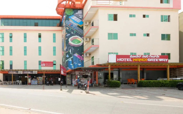 OYO 15965 Hotel Nandi Gateway