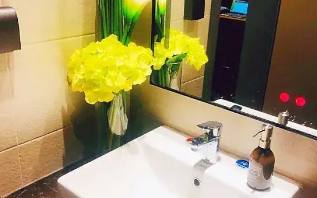 Homeinn Selected Hotel (Shenyang Olympic Center Subway Station Da Aolai)