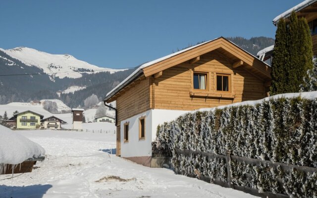 Cozy Holiday Home in Piesendorf near Ski Area
