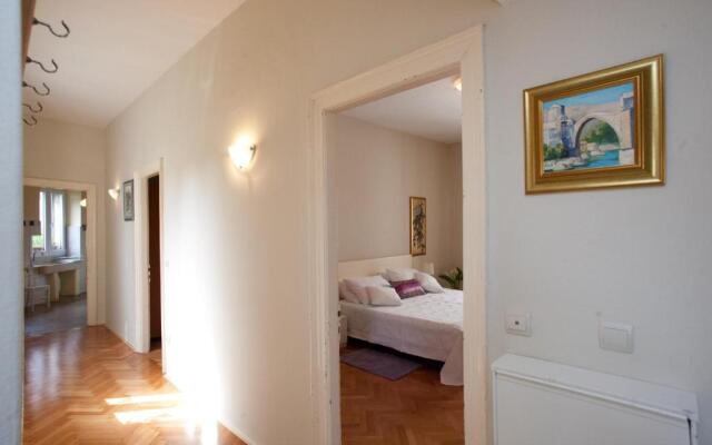 Gianina Apartment