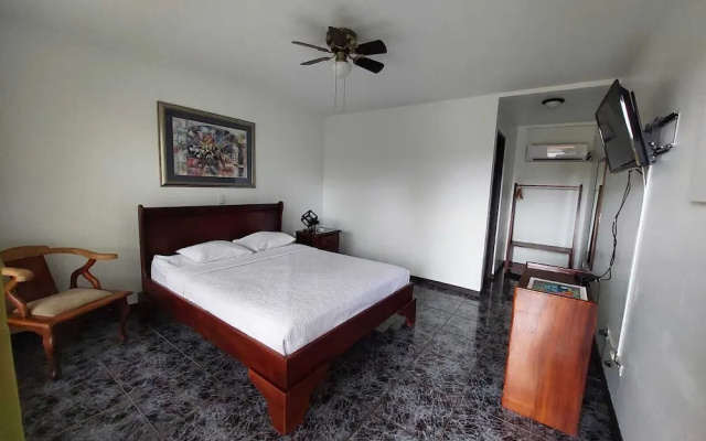 Brillasol Airport Hotel