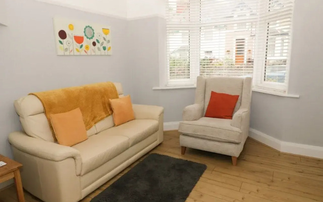 Ty Mair Holiday Cottage