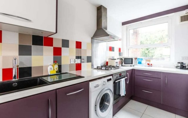 Bright and Colourful 2 bed Flat in Islington