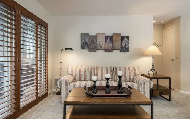 Snow Flower 111 2 Bedroom Condo by RedAwning