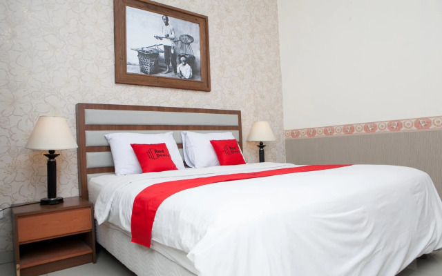 RedDoorz Plus near Bandung Indah Plaza