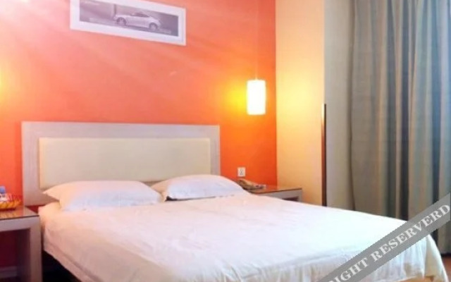 A Home Chain Hotel (Jinjiang Airport Huzhong)
