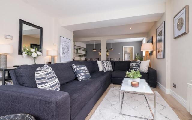 Super Smart Central Brighton Town House | By My Getaways