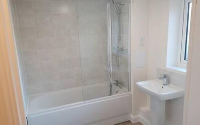 Remarkable 1-bed Apartment in Luton