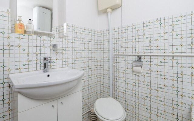 Nice Home in Sv.juraj With Wifi and 3 Bedrooms