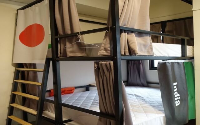 World Inn - Hostel