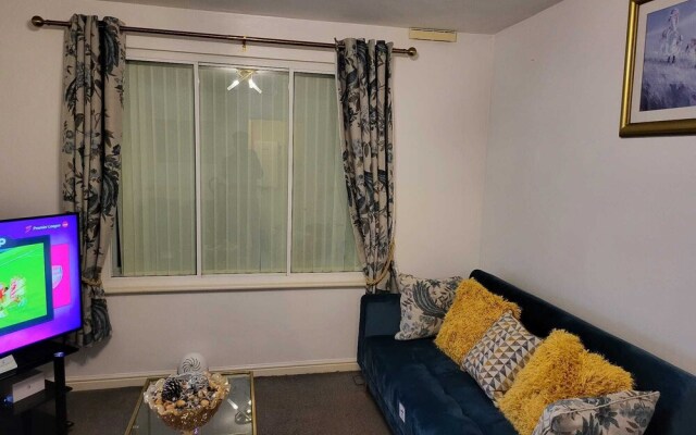 Lovely 2-bed Apartment in West Bromwich