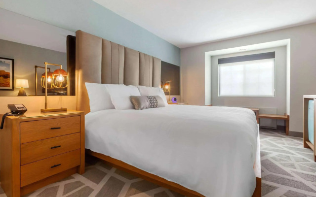 La Quinta Inn & Suites by Wyndham Tempe University / Phoenix