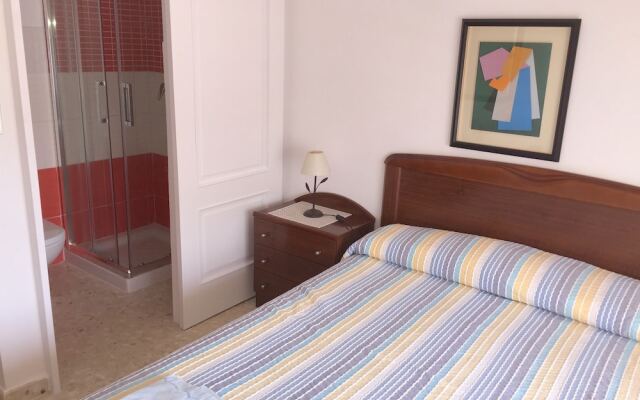 Apartamentos Sinás Playa