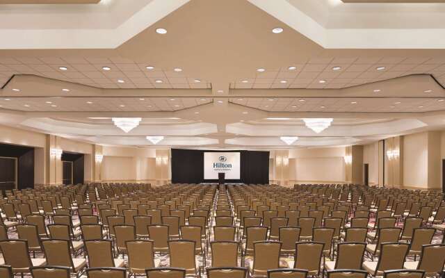 Hilton East Brunswick Hotel & Executive Meeting Center