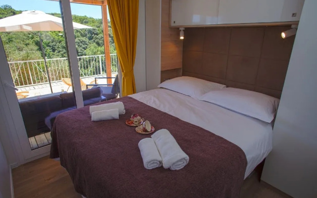 Lastura Aparthotel & Mobile Homes