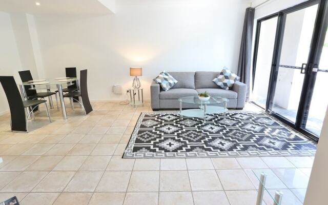 Via Veneto - 3 Bedroom Private Home
