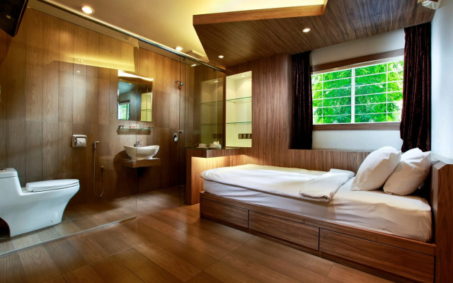 Dynasty Inn
