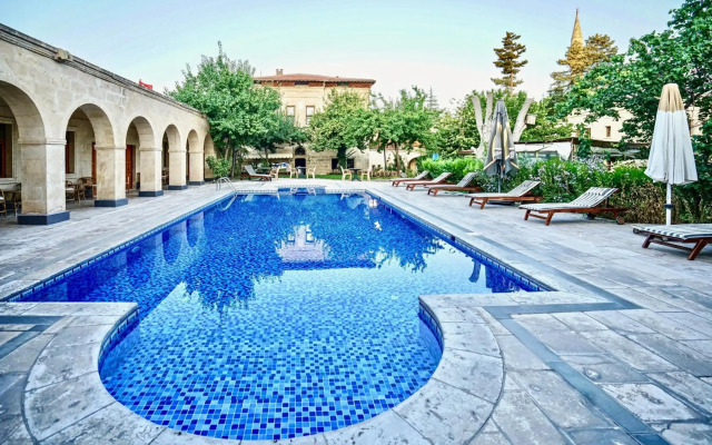 Melis Cave Hotel