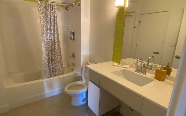 Downtown Dallas 2BR 2Bath Apt + Great Value