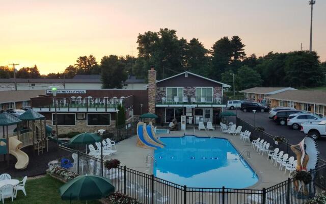 Black Hawk Motel and Suites