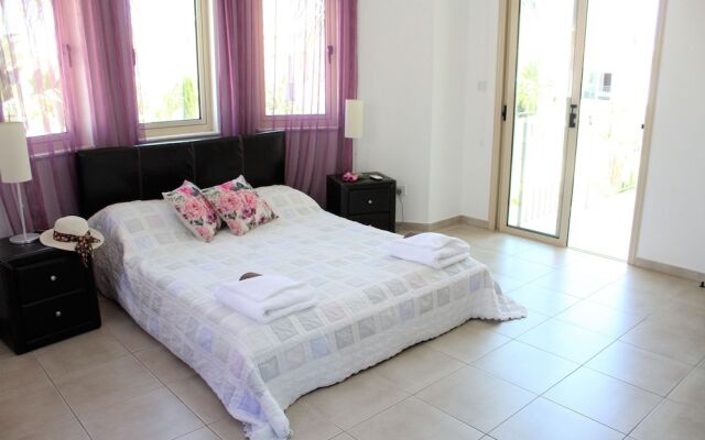Avrora Villa PV