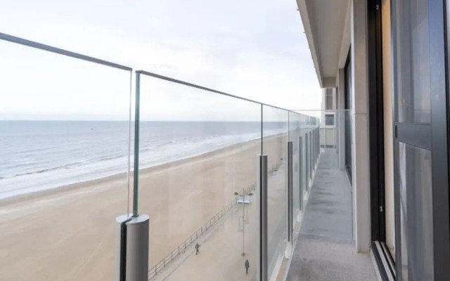 Apartment in Middelkerke With Sea Views