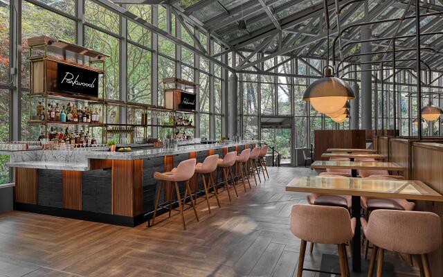 Crowne Plaza Atlanta Perimeter at Ravinia by IHG