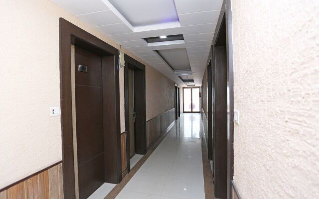 OYO 4926 Hotel Le central