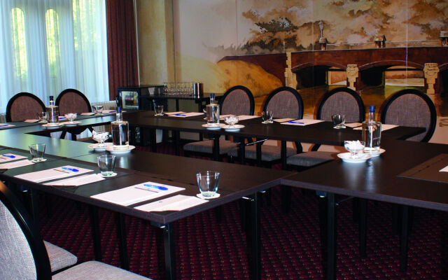Fletcher Hotel-Restaurant Rooland
