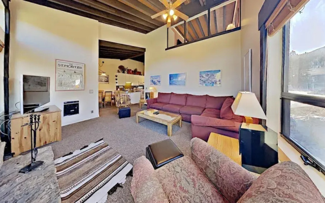653 4 Bedroom Condo