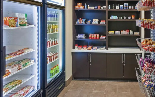 La Quinta Inn & Suites Dallas - Las Colinas