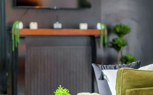 Jungle House Boutique Suites – Short North & Convention Center