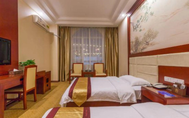 Hengyi Hotel (Railway Station Store of Dashu Camp, Renmin East Road, Kunming)